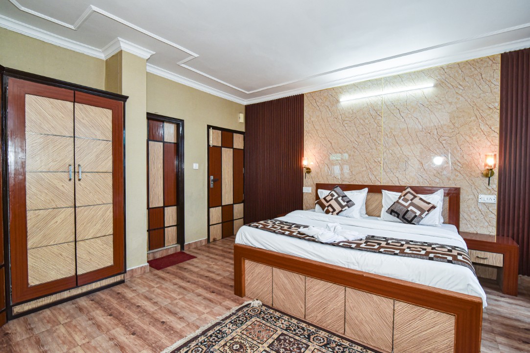 Deluxe Room View 8