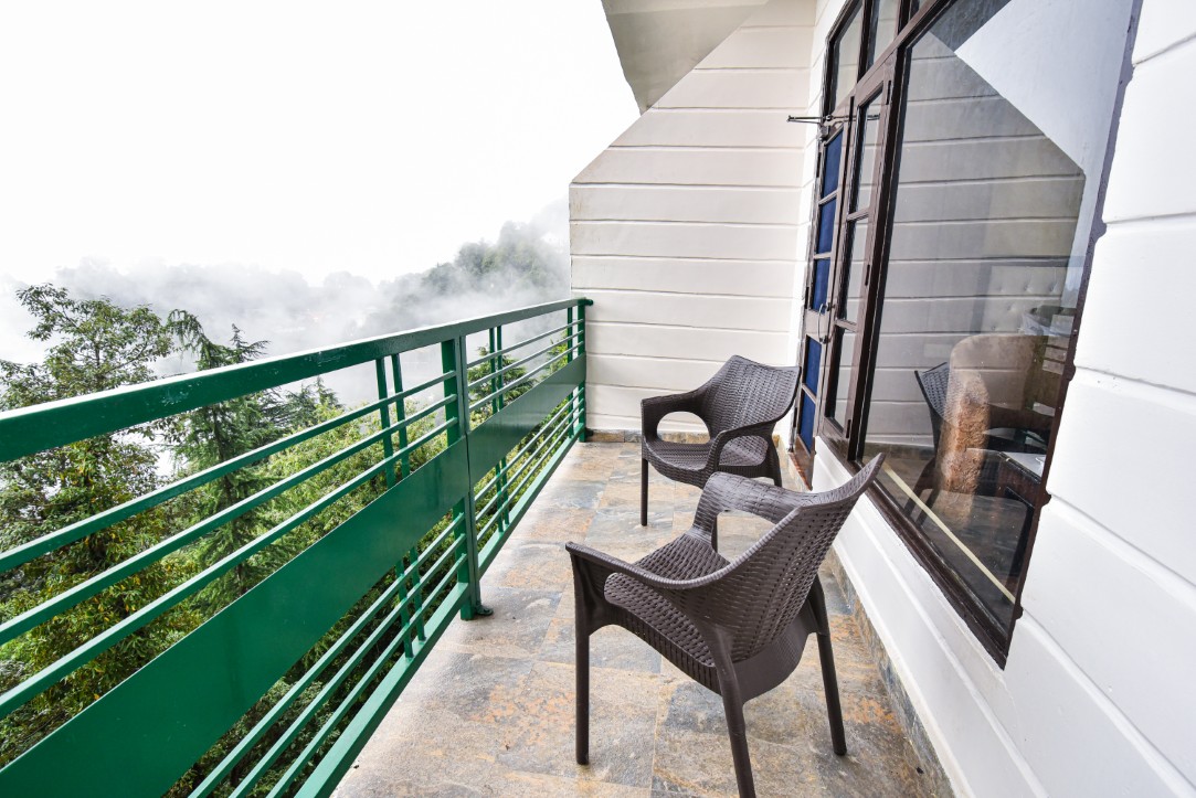 Luxury Room View 11