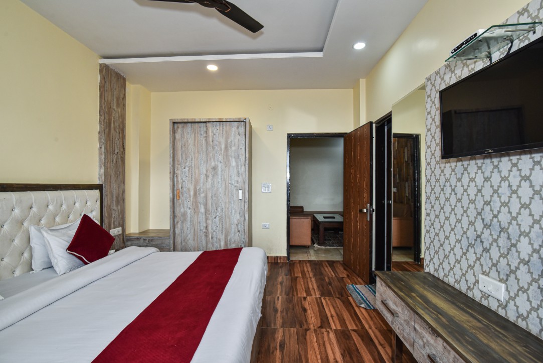 Luxury Room View 5